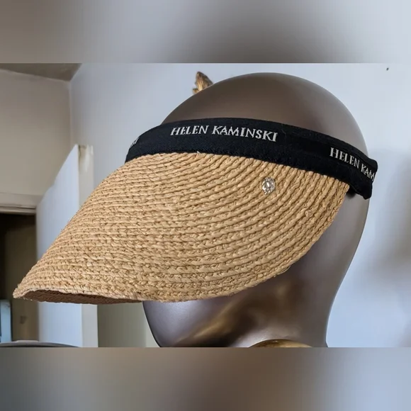 Helen Kaminski • Straw Logo Visor display picture 1